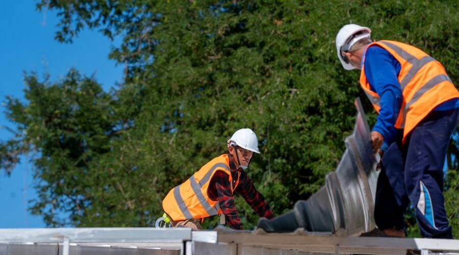 Professional gutter cleaning in Conyers, GA